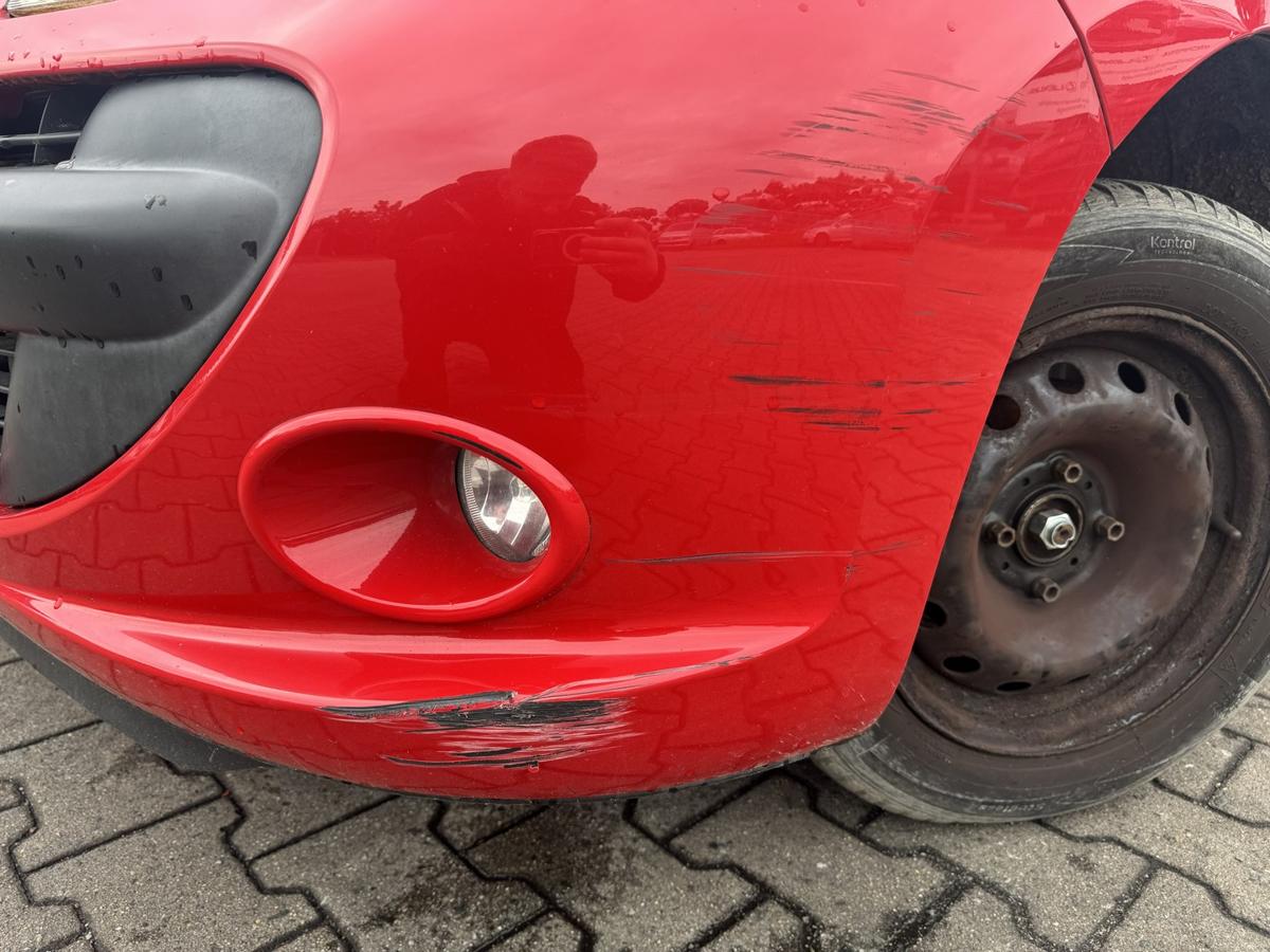Peugeot 206+ original Stossf&auml;nger Sto&szlig;stange vorne mit Nebelscheinwerfern KKN Rot Aden Bj.2010